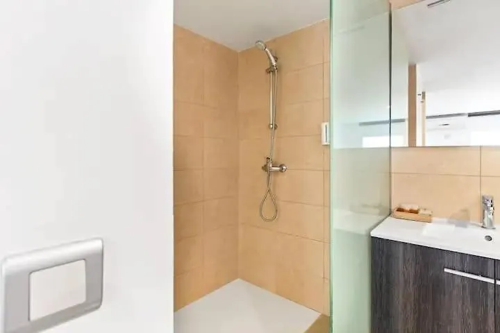 Appartamento Huge Duplex With Private Garden Next To Las Ramblas Barcellona Spagna