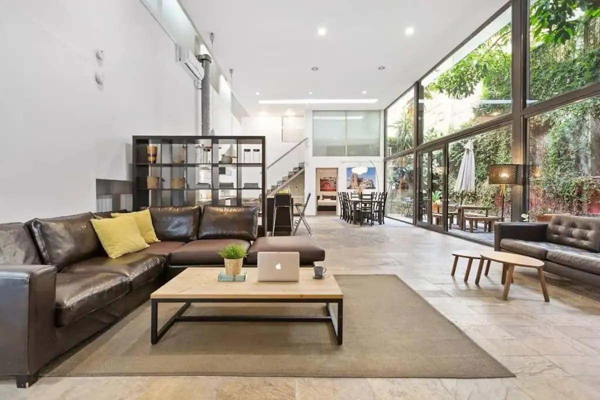 Huge Duplex With Private Garden Next To Las Ramblas Barcellona